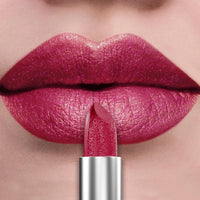 uxeMetal Lips – Brilho Intenso, Poder Absoluto